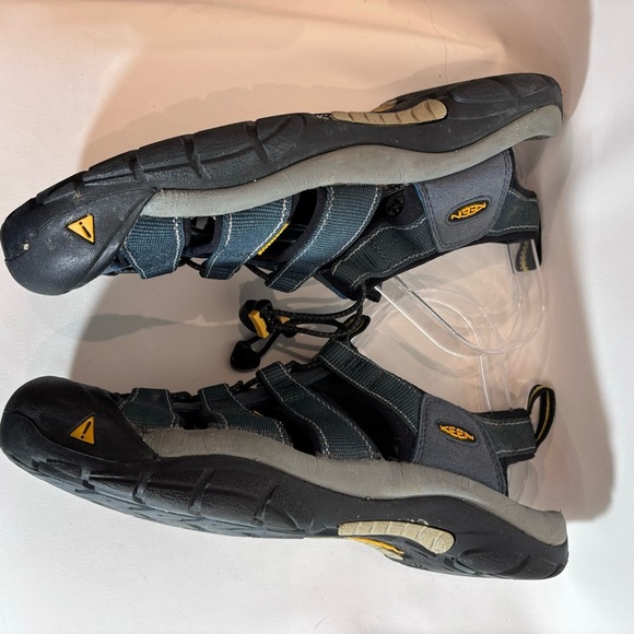 KEEN Sz 10 Newport H2 Water Resistant Comfort Outdoor Bungee Closure Shoes - Picture 4 of 11